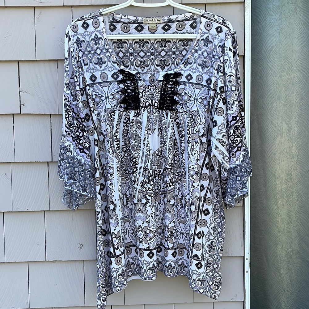 Live And Let Live Blouse Top Shirt Shiny Tacks 3/4 Sleeves Dark Tones